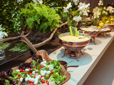 Top 10 Trending Dishes in Modern Catering (2025 Edition)